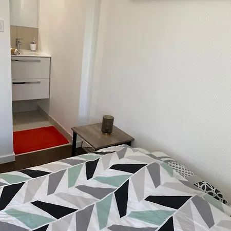 Superbe Parentaledouche Privee Et Wc Prives, Wifi, Cuisine Integree * Vandoeuvre-les-Nancy