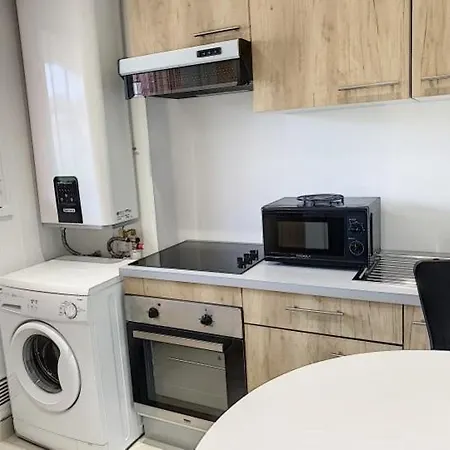 Homestay Superbe Parentaledouche Privee Et Wc Prives, Wifi, Cuisine Integree *
