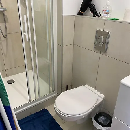 Séjour chez l'habitant Superbe Parentaledouche Privée Et Wc Privés, Wifi, Cuisine Intégrée