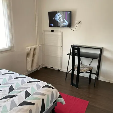 Homestay Superbe Parentaledouche Privee Et Wc Prives, Wifi, Cuisine Integree *