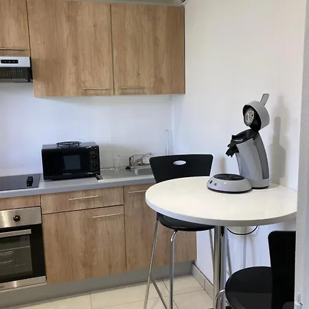 Superbe Parentaledouche Privee Et Wc Prives, Wifi, Cuisine Integree Homestay Vandoeuvre-les-Nancy