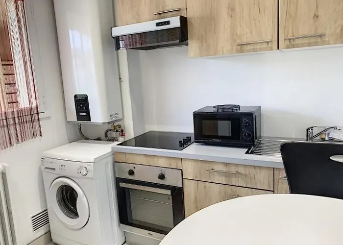 民宿 Superbe Parentaledouche Privee Et Wc Prives, Wifi, Cuisine Integree *